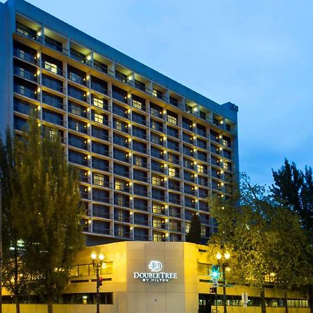 Doubletree By Hilton Portland Hotel Bagian luar foto