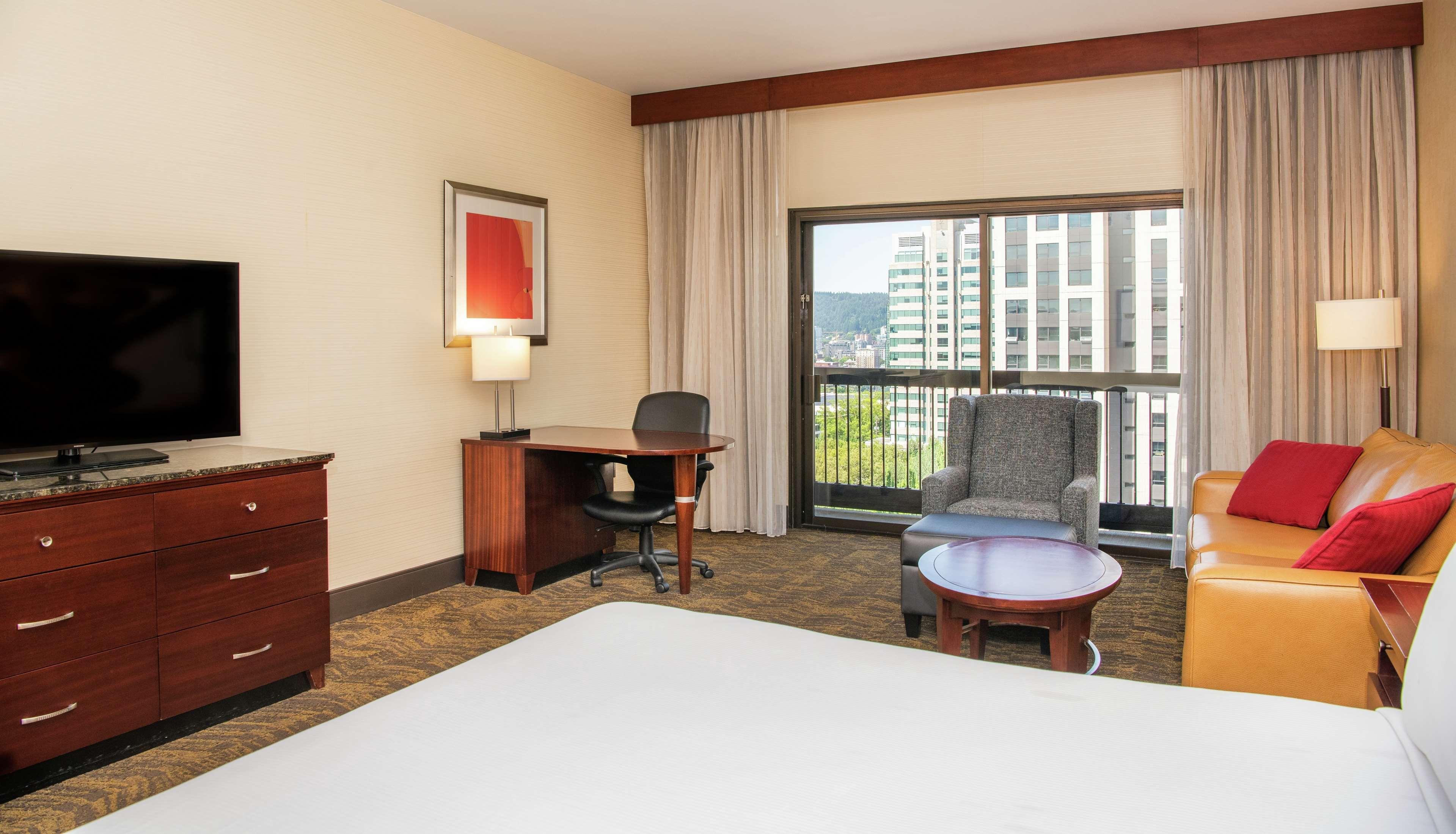 Doubletree By Hilton Portland Hotel Bagian luar foto