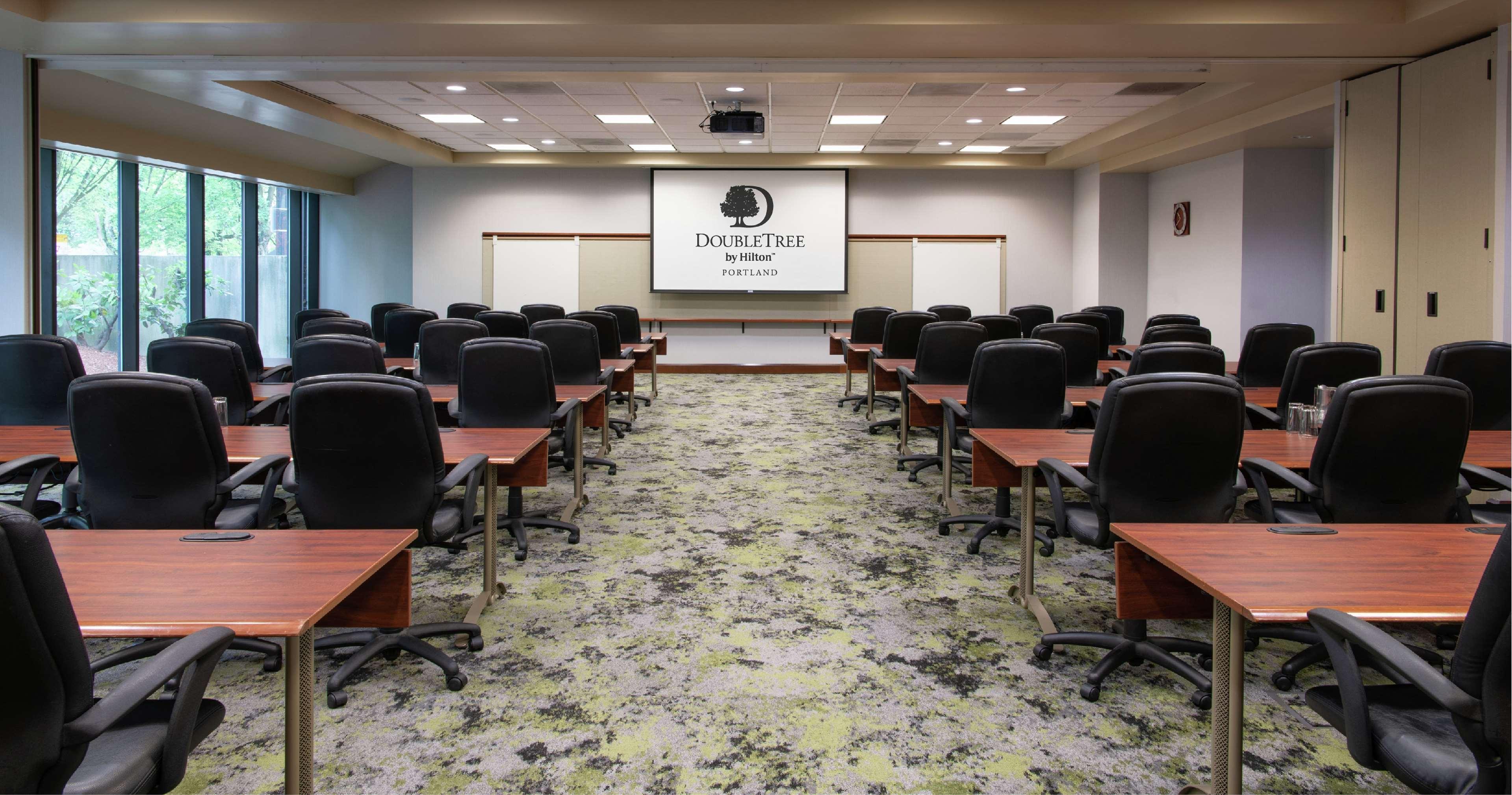 Doubletree By Hilton Portland Hotel Bagian luar foto
