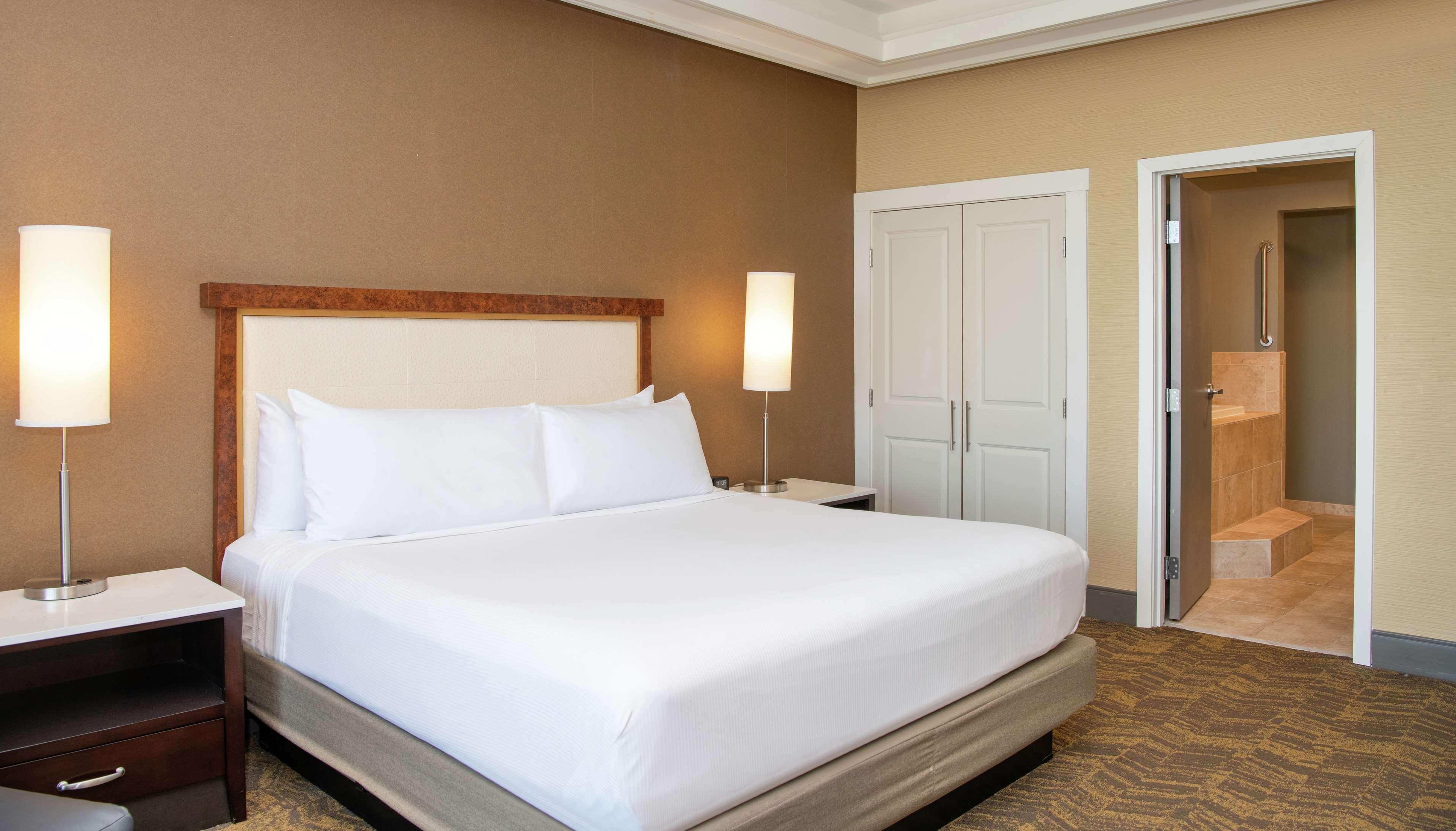 Doubletree By Hilton Portland Hotel Bagian luar foto