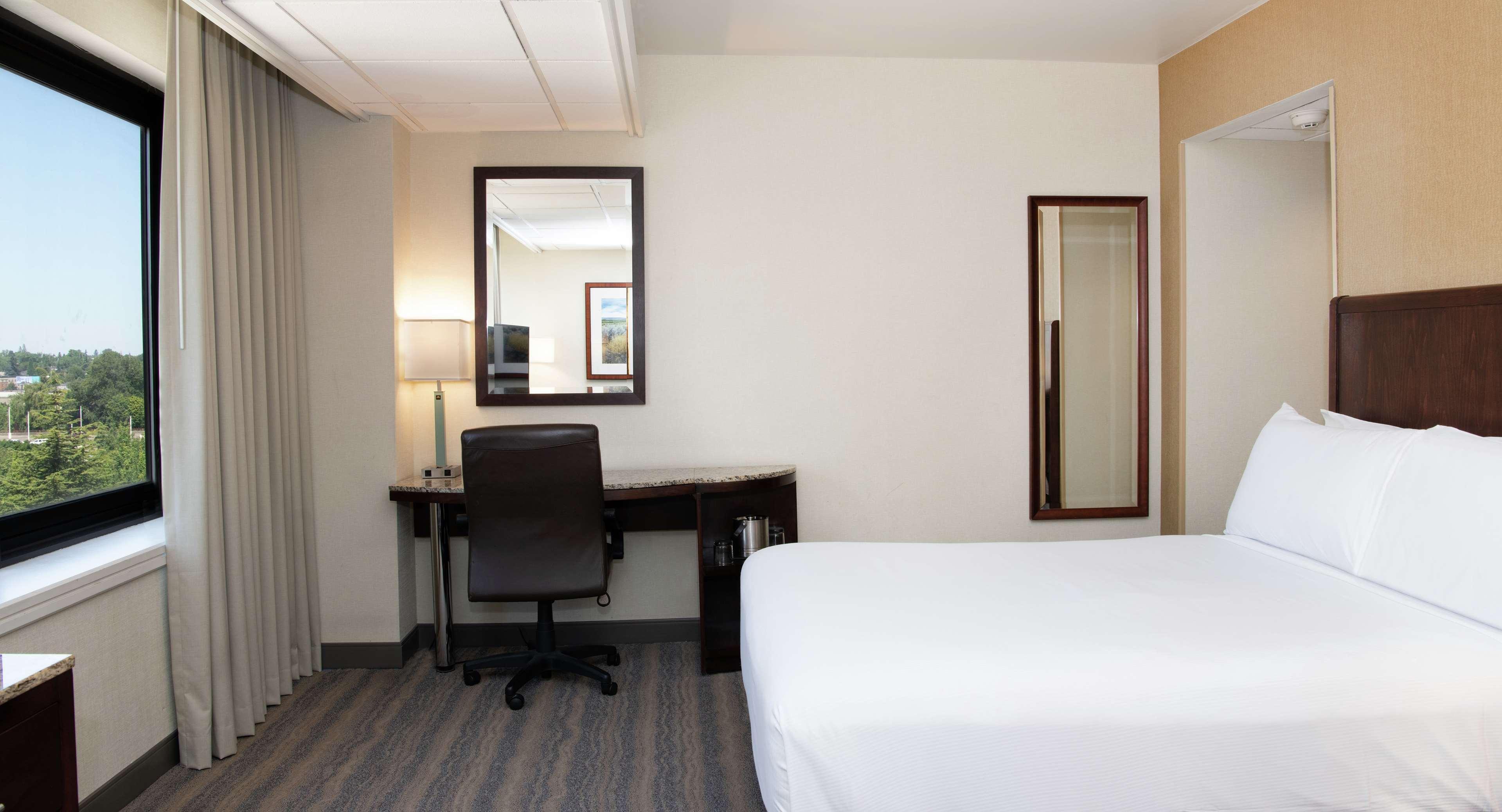Doubletree By Hilton Portland Hotel Bagian luar foto
