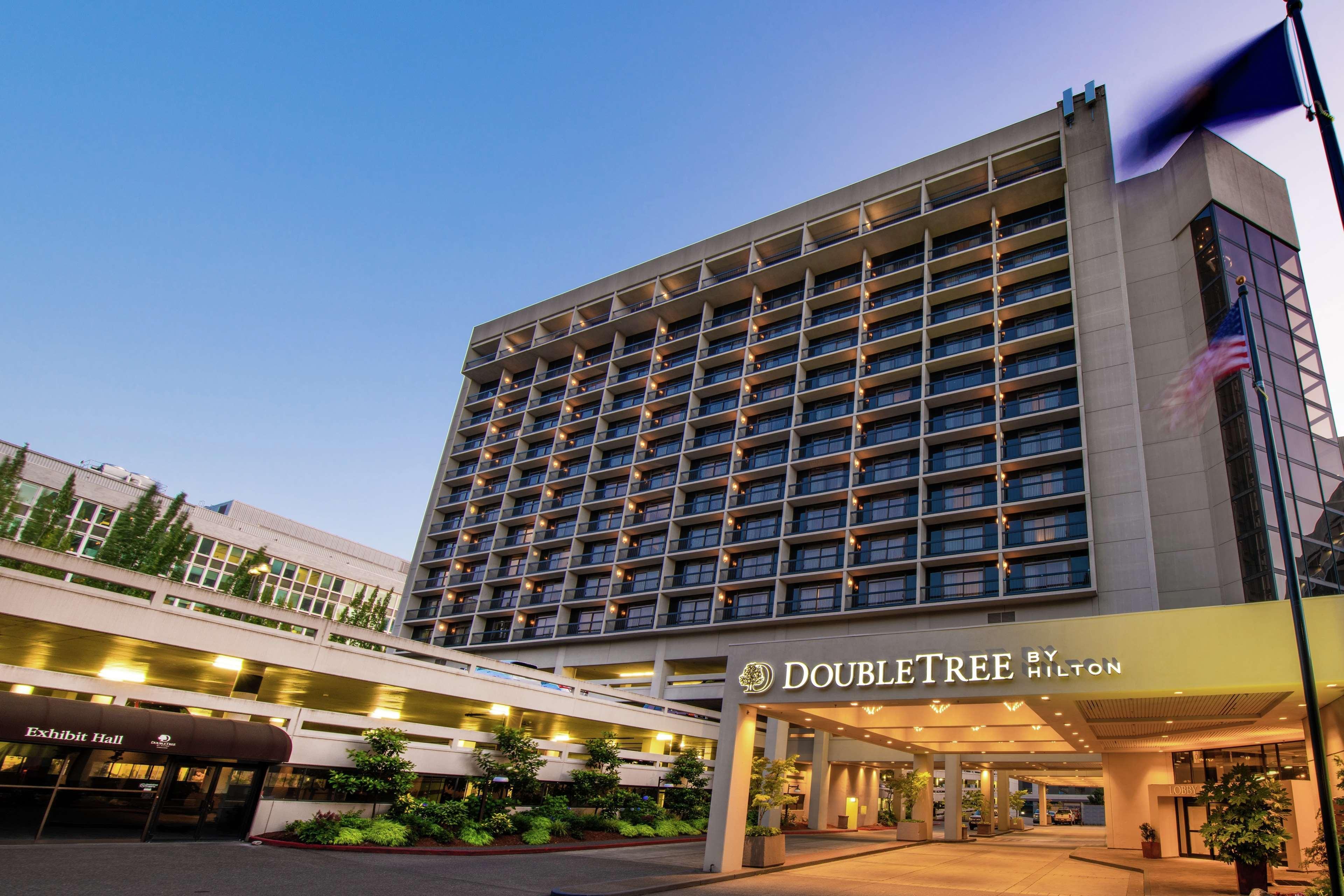 Doubletree By Hilton Portland Hotel Bagian luar foto