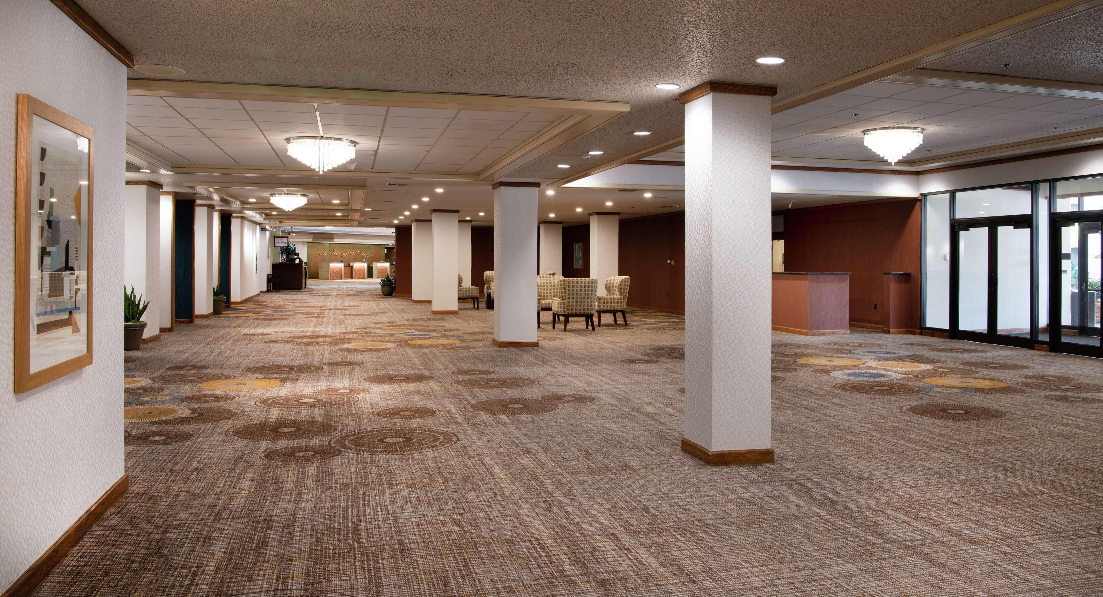 Doubletree By Hilton Portland Hotel Bagian luar foto