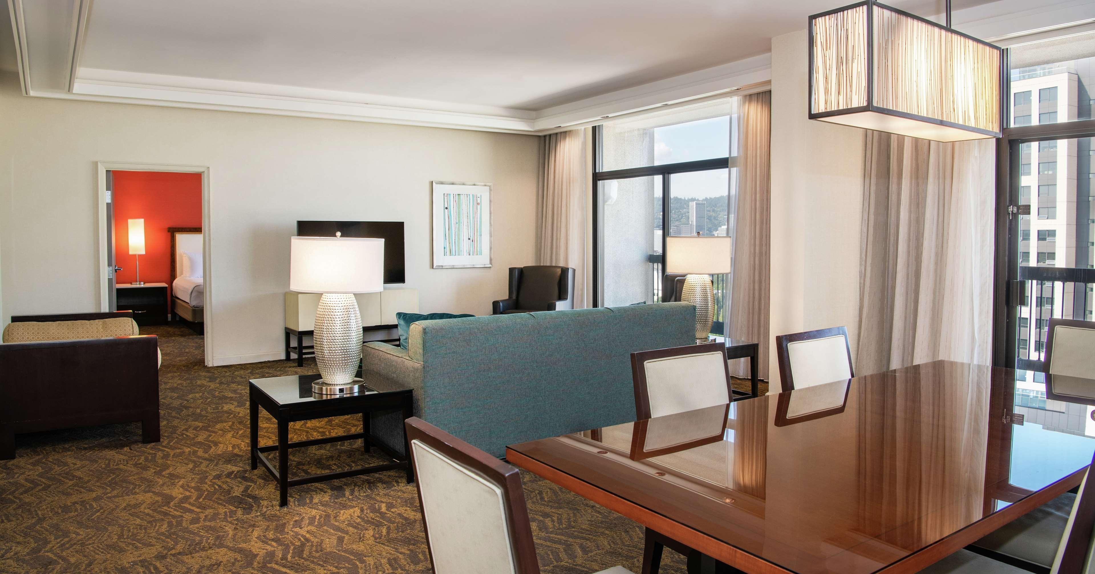 Doubletree By Hilton Portland Hotel Bagian luar foto