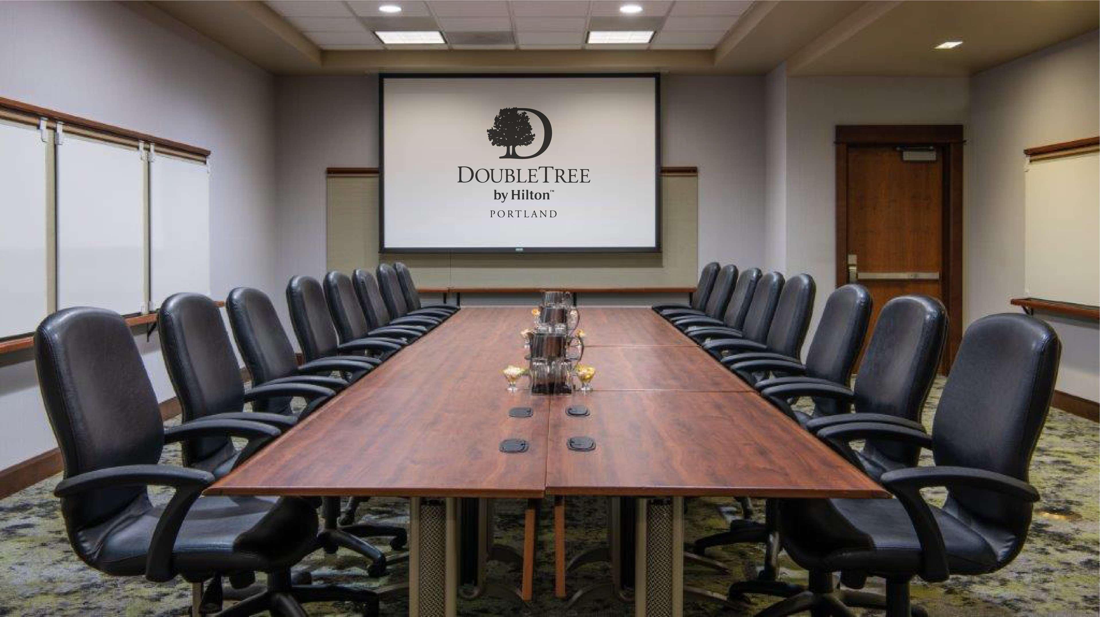 Doubletree By Hilton Portland Hotel Bagian luar foto