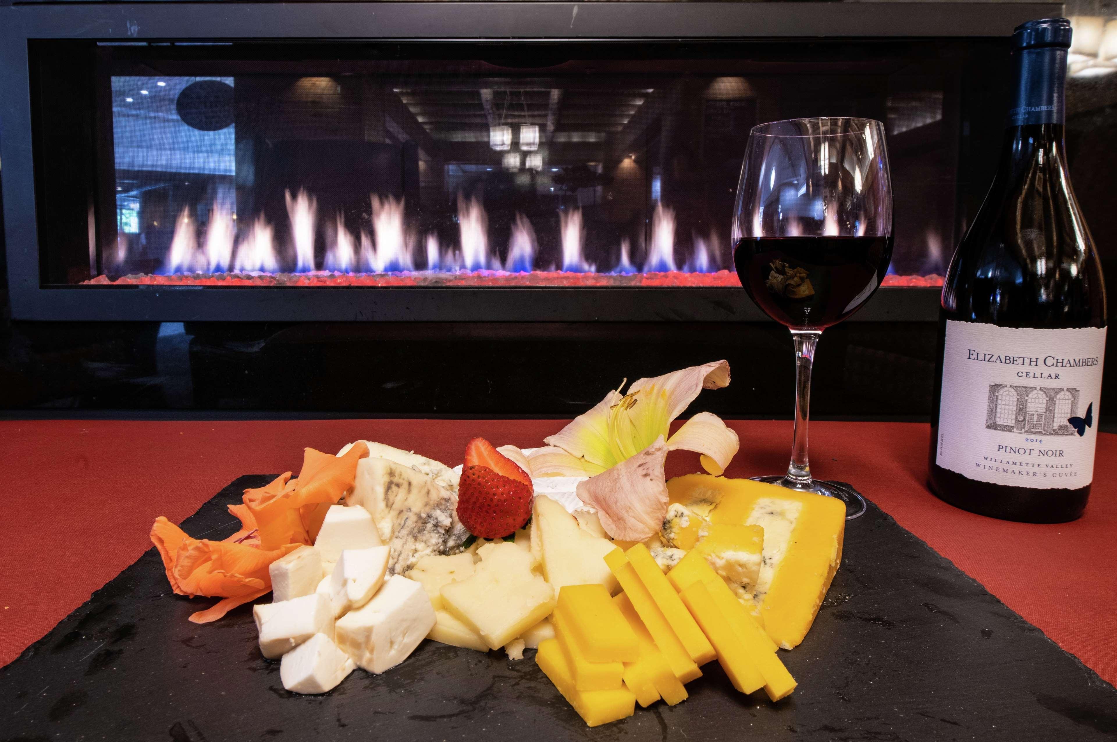 Doubletree By Hilton Portland Hotel Bagian luar foto