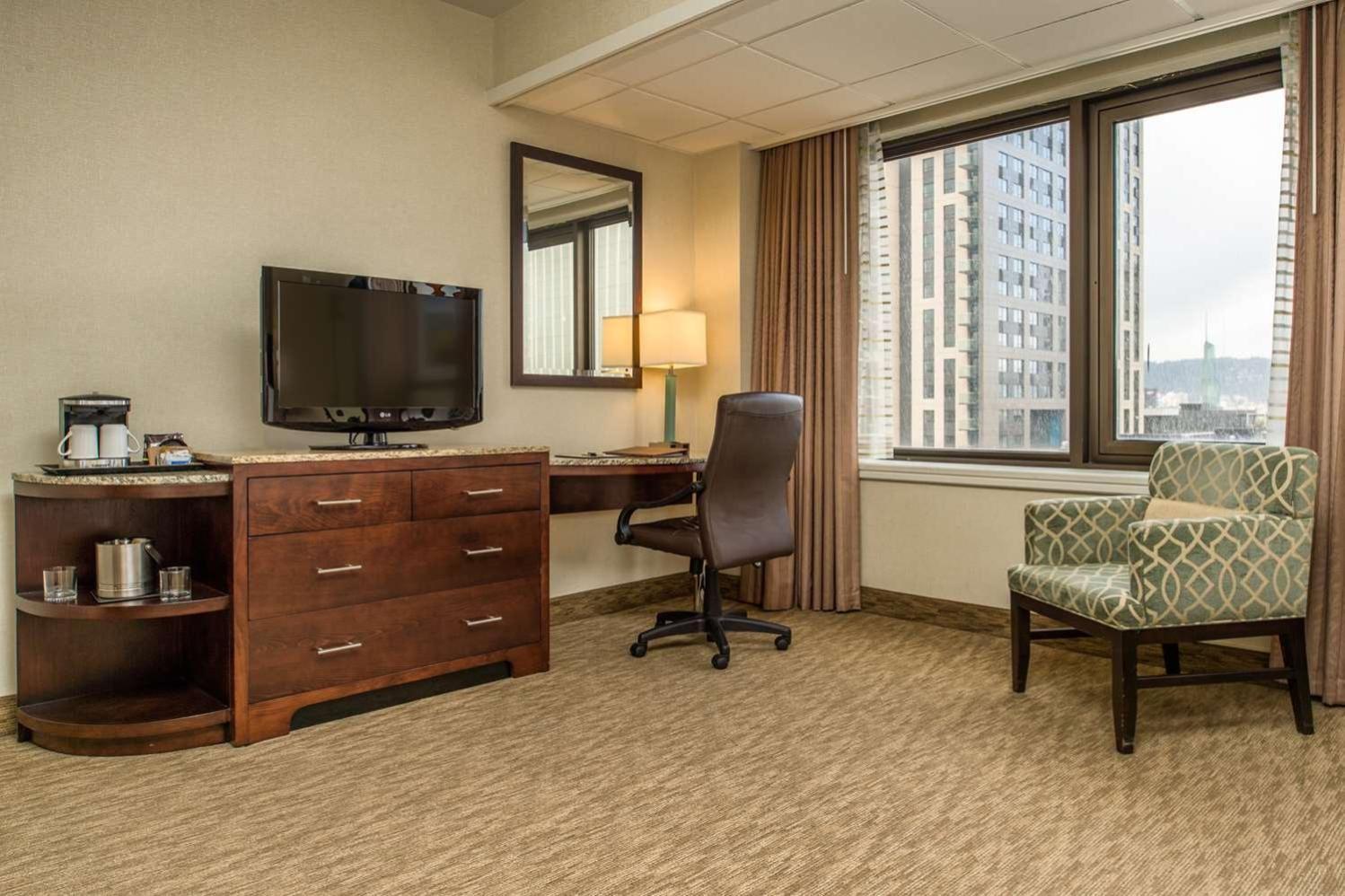 Doubletree By Hilton Portland Hotel Bagian luar foto