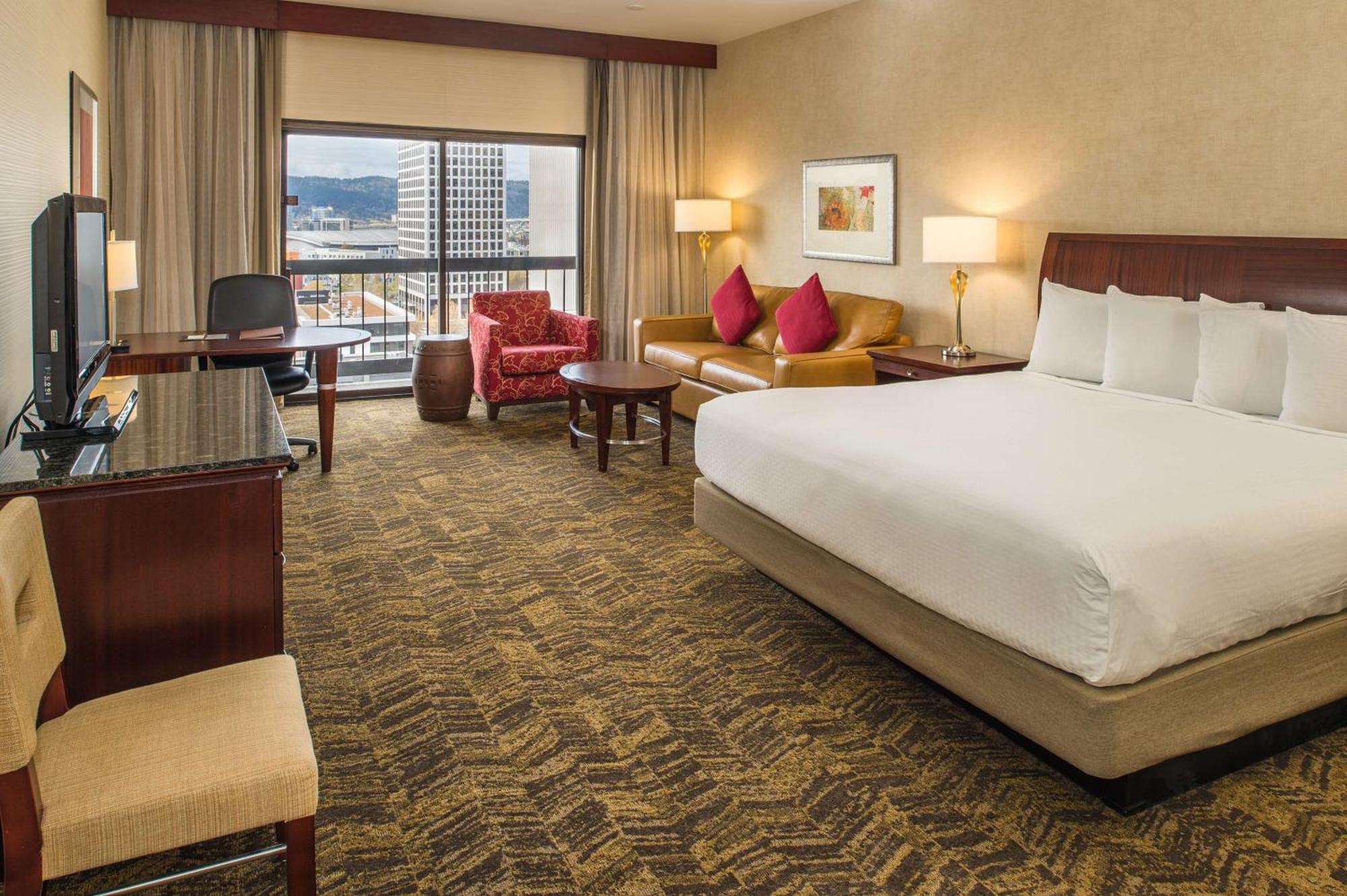 Doubletree By Hilton Portland Hotel Bagian luar foto
